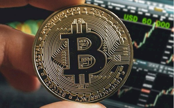 Chuyên gia cảnh báo mức giá hợp lý của Bitcoin hiện chỉ là 38.000 USD, nhà đầu tư đừng dại thấy 'hoa nở mà ngỡ xuân về'
