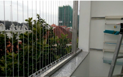 Savills: Đổ xô đi lắp lưới bảo hộ không đủ để đảm bảo an toàn cho nhà chung cư
