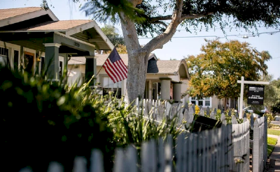 Sốt đất điên cuồng ở Mỹ: Gần 100 người tranh nhau mua 1 căn nhà, giá bán cuối cùng cao hơn 70% so với giá gốc