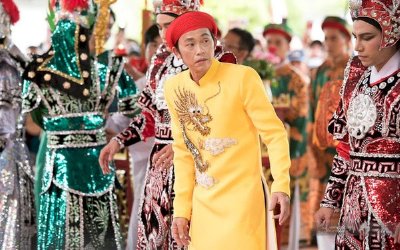 NS Hoài Linh lại gặp biến mới: Bị tố nợ tiền gỗ xây Nhà thờ Tổ 100 tỷ suốt 5 năm chưa trả