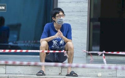 Vào Trung tâm thương mại mua hàng, ra cửa thấy toà nhà bị phong toả khiến nam thanh niên 