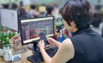 Thị trường chứng khoán và nhà đất sôi động, thu thuế thu nhập cá nhân lập kỷ lục giữa cao điểm dịch Covid