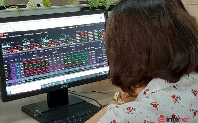 Giãn cách ngồi ở nhà 'đổ' tiền vào chứng khoán