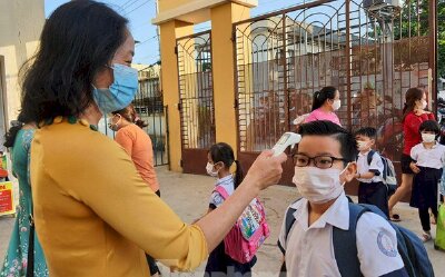 Vì sao các trường đại học ở Hà Nội không vội cho sinh viên tới trường?