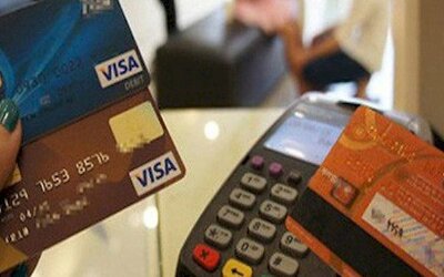 Ngân hàng bắt đầu hỗ trợ chủ thẻ tín dụng, giảm lãi suất xuống dưới 1%/tháng