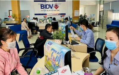 Ngân hàng gấp rút hỗ trợ cho khách hàng cá nhân