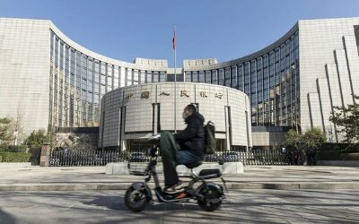 Từ vụ Evergrande, nghĩ về câu nói kinh điển của tỷ phú Mỹ: Nợ ngân hàng 100 USD là vấn đề của bạn, nhưng nợ 100 triệu USD lại là vấn đề của ngân hàng