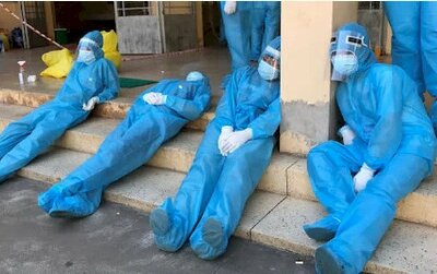 Hàng loạt nhân viên y tế TP.HCM nghỉ việc vì việc ngập đầu, lương 'bèo bọt': Kiến nghị gấp