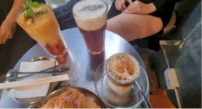 Tin mừng: Từ hôm nay không chỉ cốc cà phê Highlands giảm giá, mà từng bữa trưa, cuốc xe Grab cũng sẽ giảm nhờ Nghị định này?