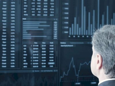  Cô gái cảnh báo sự thật phía sau 