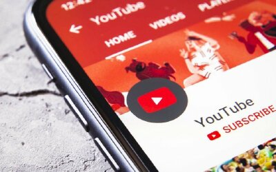 Một cá nhân thu 100 tỷ đồng từ Facebook, Google