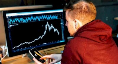 Tôi đã đầu tư 5000 USD vào một mã cổ phiếu từ khi còn học đại học, hiện khoản đầu tư đó đã có giá trị hơn 2 triệu USD