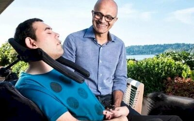 Câu chuyện truyền cảm hứng của CEO Microsoft: Tay trái ôm đế chế nghìn tỷ ‘đô’, tay phải ôm gia đình nhỏ bất hạnh nhưng chưa bao giờ đầu hàng số phận
