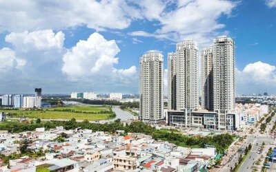  Lo ngại lạm phát, nhà đầu tư trú ẩn vào bất động sản: Giá nhà tại TP.HCM tăng vọt