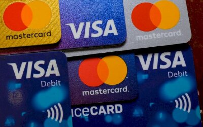 Visa và Mastercard loại ngân hàng Nga ra khỏi hệ thống thanh toán quốc tế