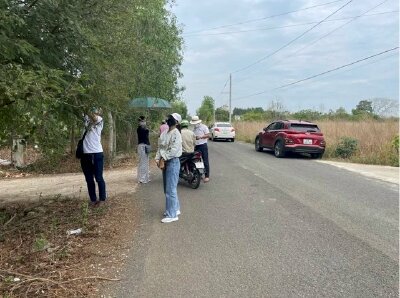 Đi vào tận ngõ hẻm sâu, giá đất vẫn “chóng mặt”