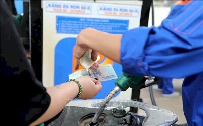 Doanh nghiệp tiếp tục 'gồng mình' với giá xăng dầu