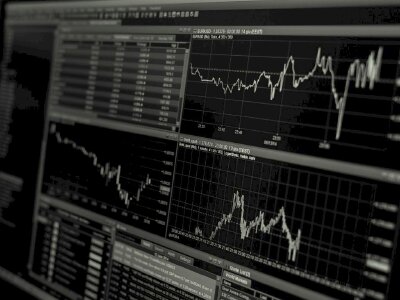 Thị trường đi ngang thời gian dài, chỉ 3 phiên rơi 67 điểm: Nhà đầu tư chứng khoán nên làm gì trong giai đoạn khó khăn này?