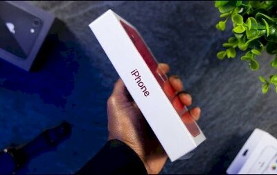 Apple khoe tiết kiệm được 550 ngàn tấn quặng nhờ loại bỏ cục sạc tặng kèm iPhone