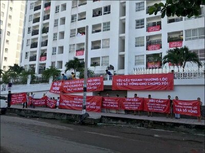 Dân ở chung cư mòn mỏi chờ 'sổ hồng'