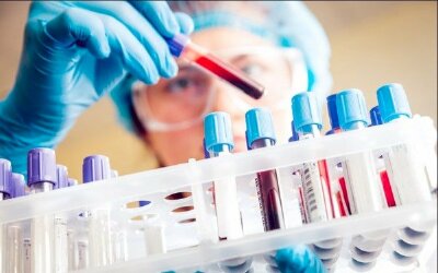 Dịch Covid-19 bất ngờ bùng phát trở lại, biến chủng mới rút ngắn thời gian ủ bệnh: Nhiễm biến thể BA.5 người bệnh có triệu chứng gì?