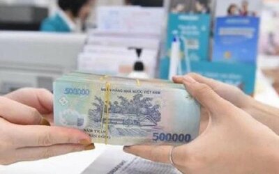 Nên áp lãi suất tiền gửi rút trước hạn theo hình thức bậc thang?