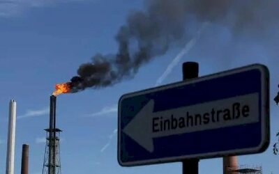  Trục lợi từ khủng hoảng