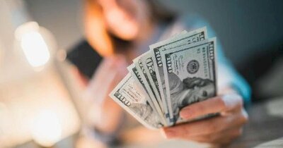 Tỷ giá USD/VND bật tăng mạnh tại ngân hàng, tiến về mốc 24.100 VND