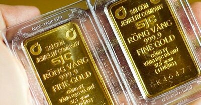 Giá vàng tiếp tục lao dốc, nhà đầu tư có nên mua vào?