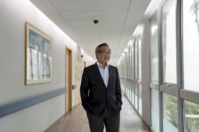 Vận hành 15 trung tâm tiêm chủng, bác sỹ Singapore trở thành tỷ phú
