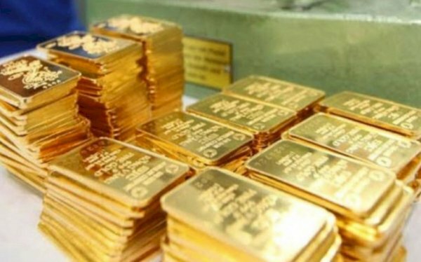 Vì sao giá vàng trong nước đắt hơn thế giới gần 9 triệu đồng/lượng?