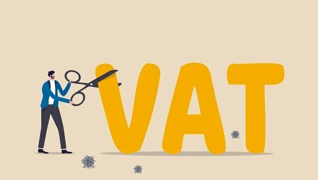 Giảm thuế VAT 10% xuống 8%: Dân kế toán loay hoay ngày đầu thực hiện, không phải mặt hàng nào cũng được áp dụng