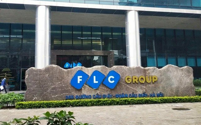 Tập đoàn FLC bị Ủy ban Chứng khoán phạt 495 triệu đồng vì vi phạm một loạt quy định