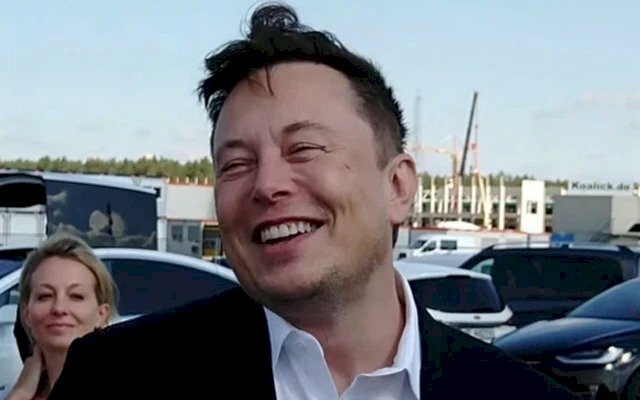 HOT: Elon Musk đề nghị 'mua đứt' Twitter với giá 43 tỷ USD